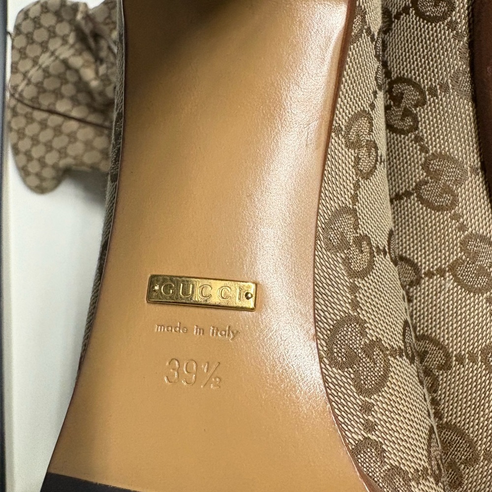 Gucci Women's Beige Patterned Heeled Boots - Picture 5 of 8